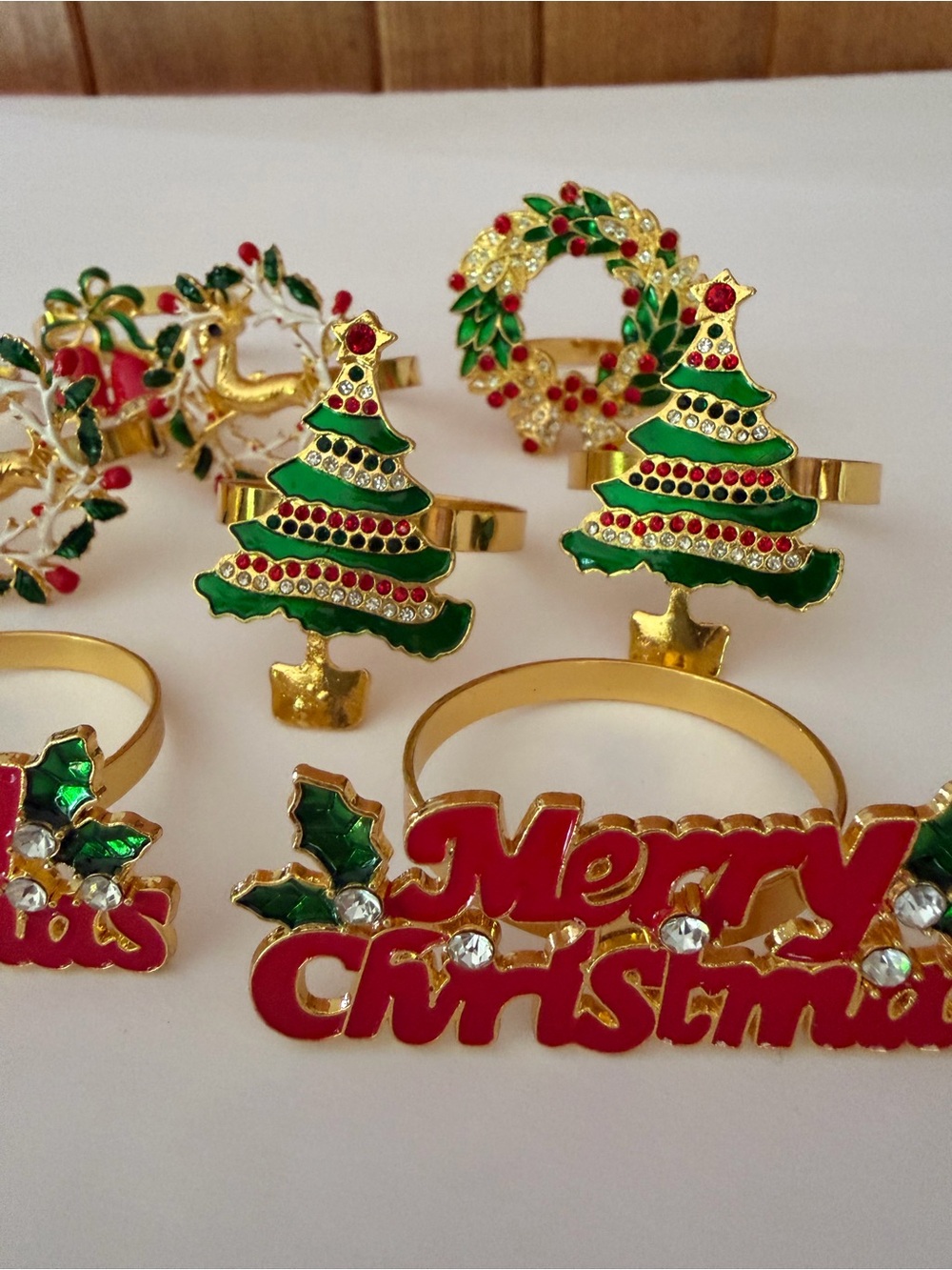 Festive Christmas Tree & Merry Christmas Napkin Rings. Gold Green Red. Set of 10